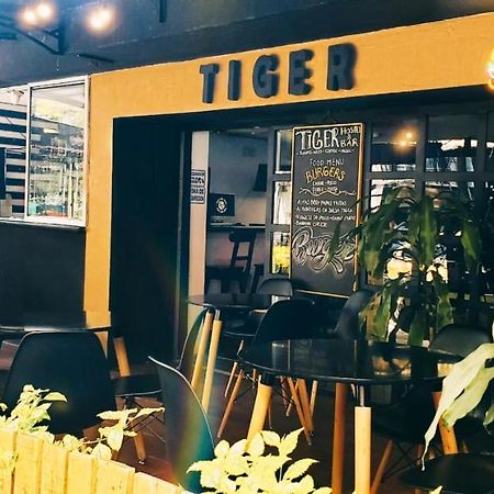 Tiger Hostel Medellín Esterno foto