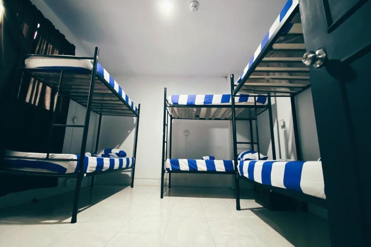Tiger Hostel Medellín Esterno foto