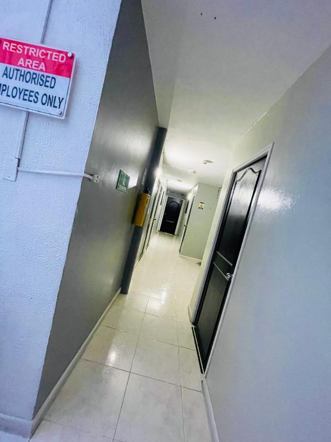 Tiger Hostel Medellín Esterno foto